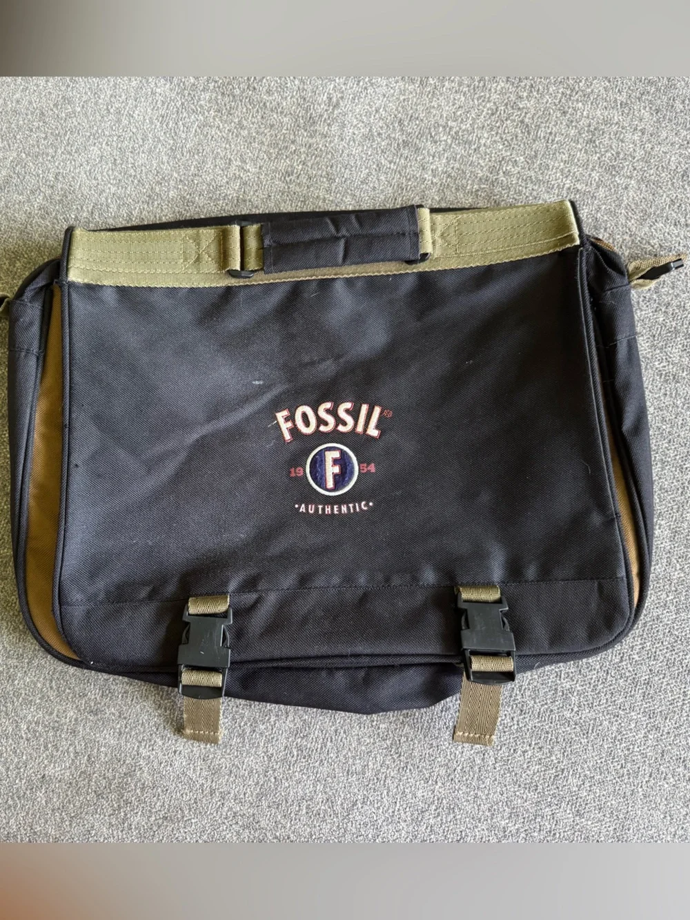 Vintage Fossil Messenger Bag (read description)